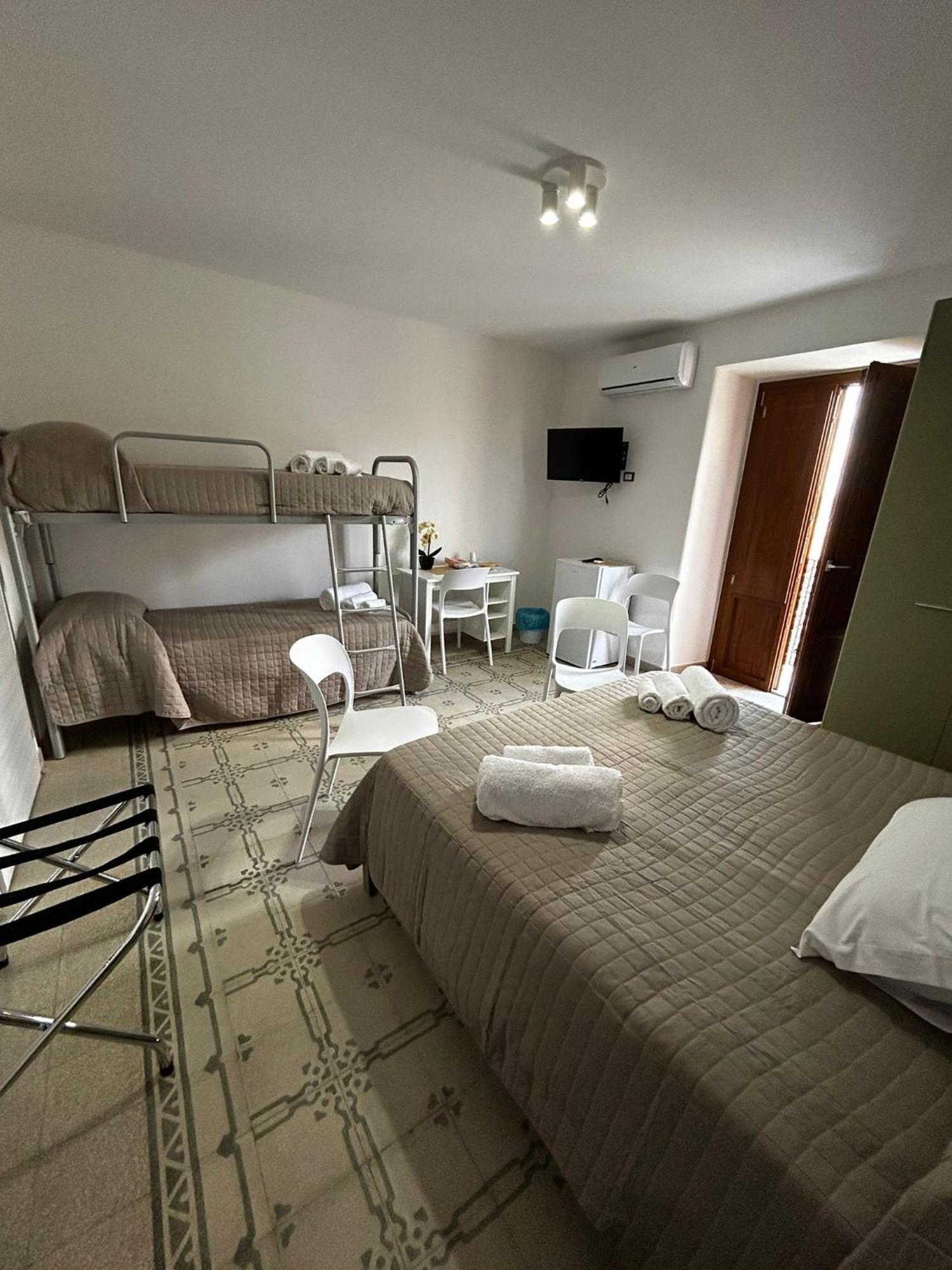 La Spiga Hotell Gangi Eksteriør bilde